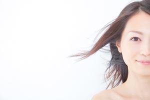 横浜の美容室でトリートメントの施術